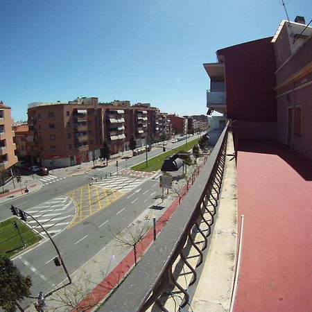 Hostal Restaurante Cornella Cornellà de Llobregat Dış mekan fotoğraf