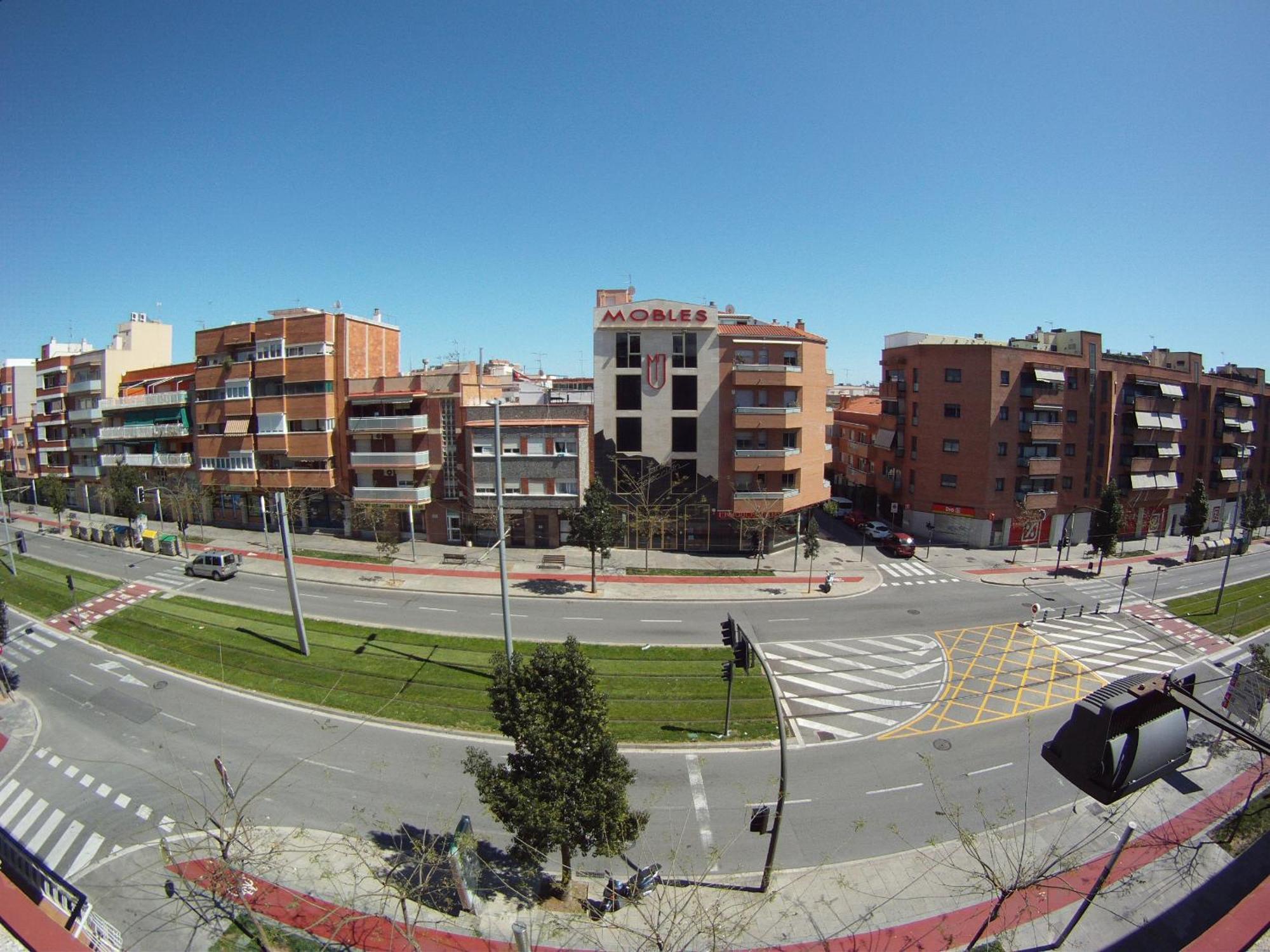 Hostal Restaurante Cornella Cornellà de Llobregat Dış mekan fotoğraf