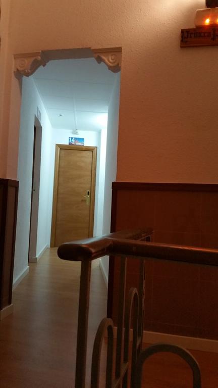 Hostal Restaurante Cornella Cornellà de Llobregat Dış mekan fotoğraf