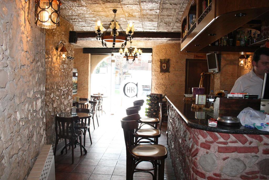 Hostal Restaurante Cornella Cornellà de Llobregat Dış mekan fotoğraf