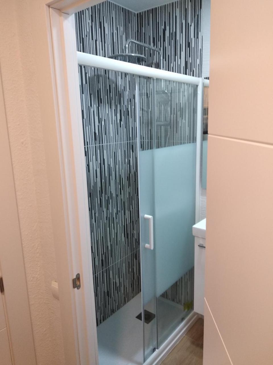 Hostal Restaurante Cornella Cornellà de Llobregat Dış mekan fotoğraf